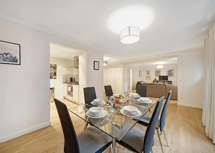 2 Bed Chic Apartment Near Shoreditch & Liverpool St Free Wifi & Parking By City Stay Aparts London