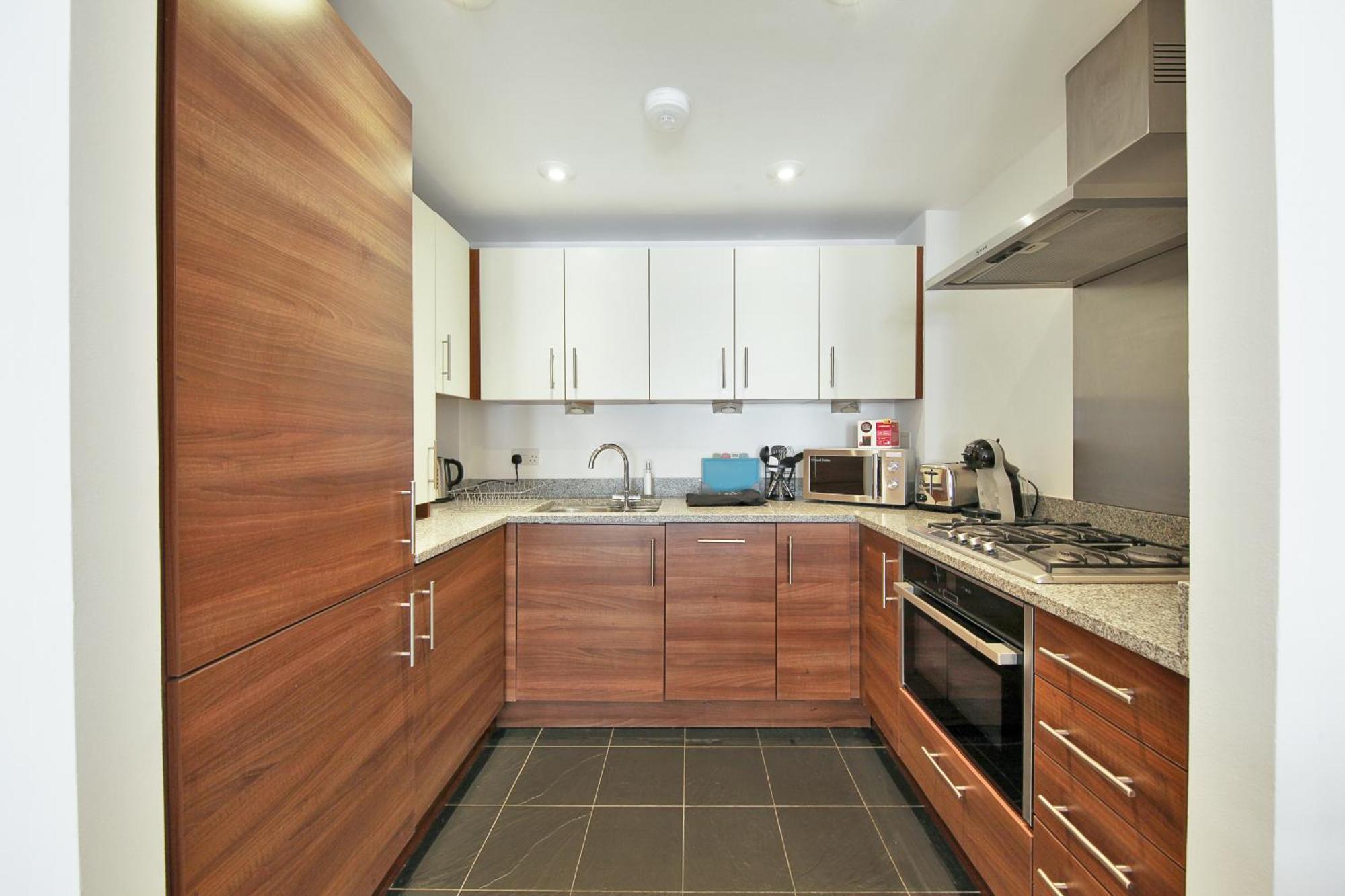 2 Bed Executive Next To Liverpool Street Free Wifi By Aparts Апартаменты Лондон