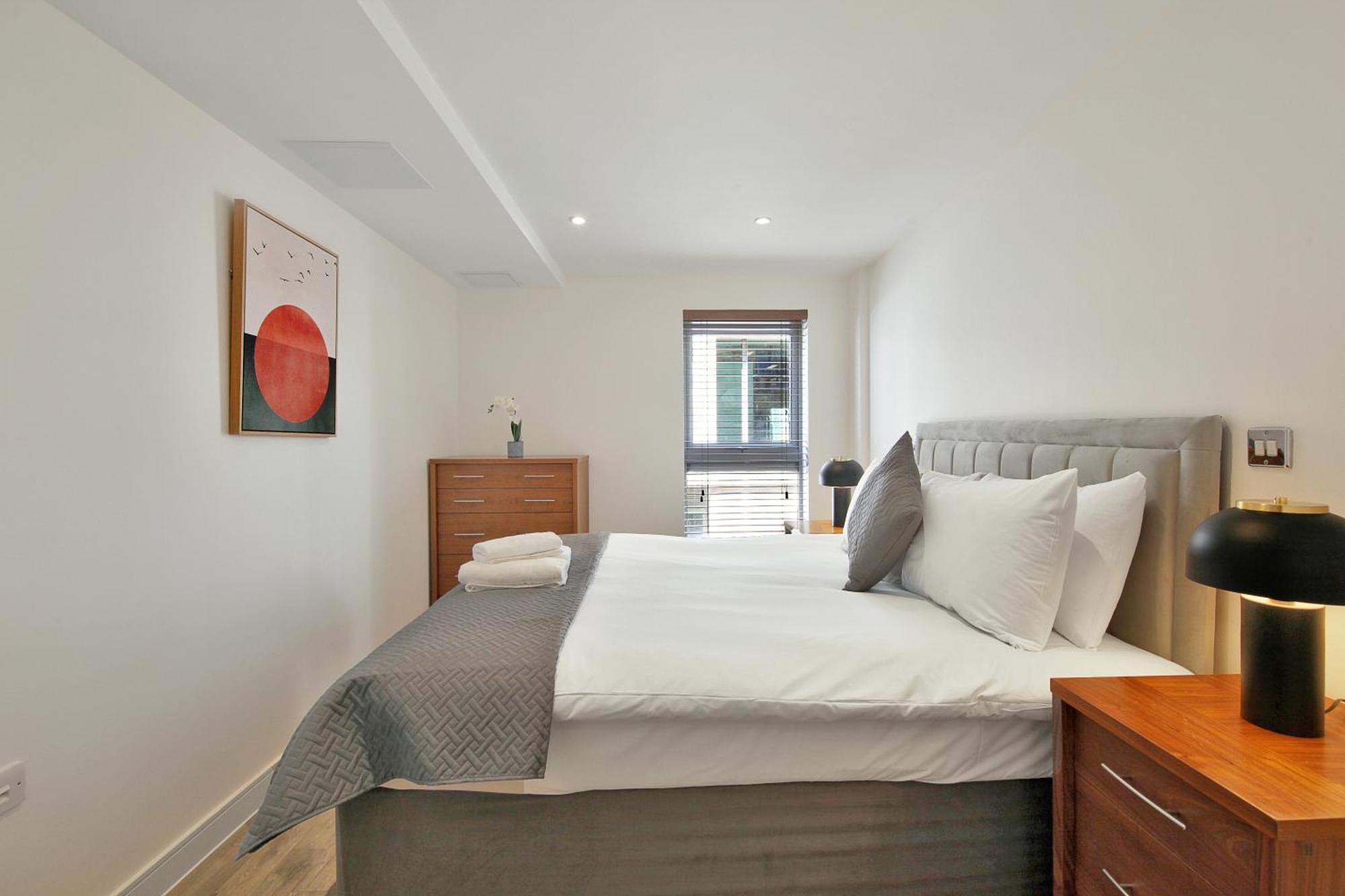 2 Bed Executive Next To Liverpool Street Free Wifi By Aparts Лондон